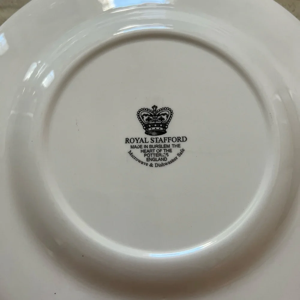 4 Royal Stafford RED POPPY 8 1/2
